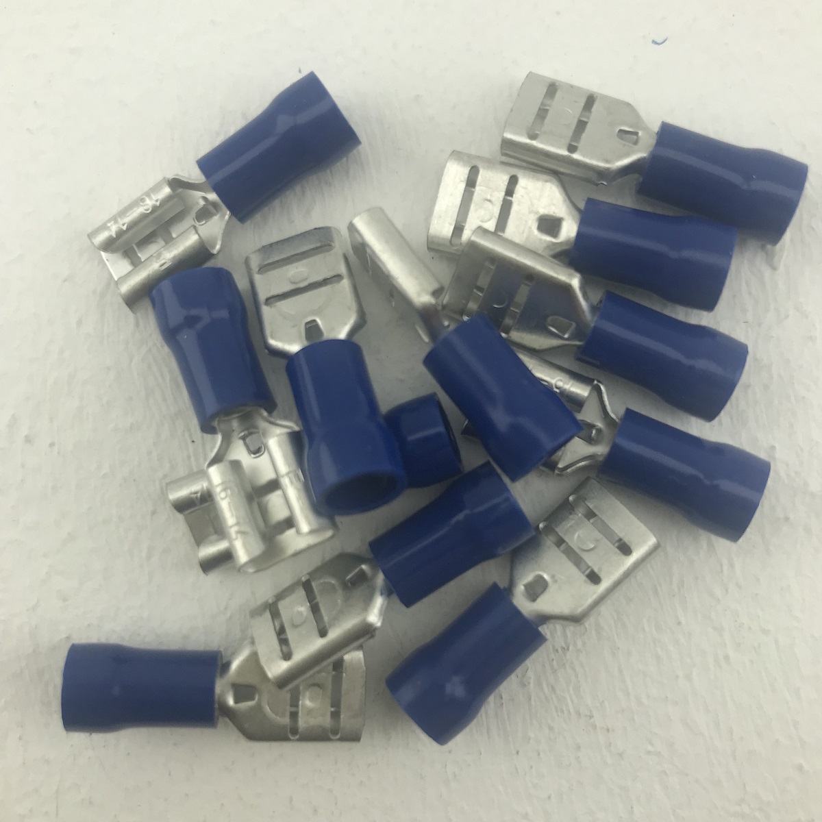 Flachsteckhülse (Quetsch) Blau 1,5 - 2,5mm² Flachsteckhülse (Quetsch) Blau 1,5 - 2,5mm²