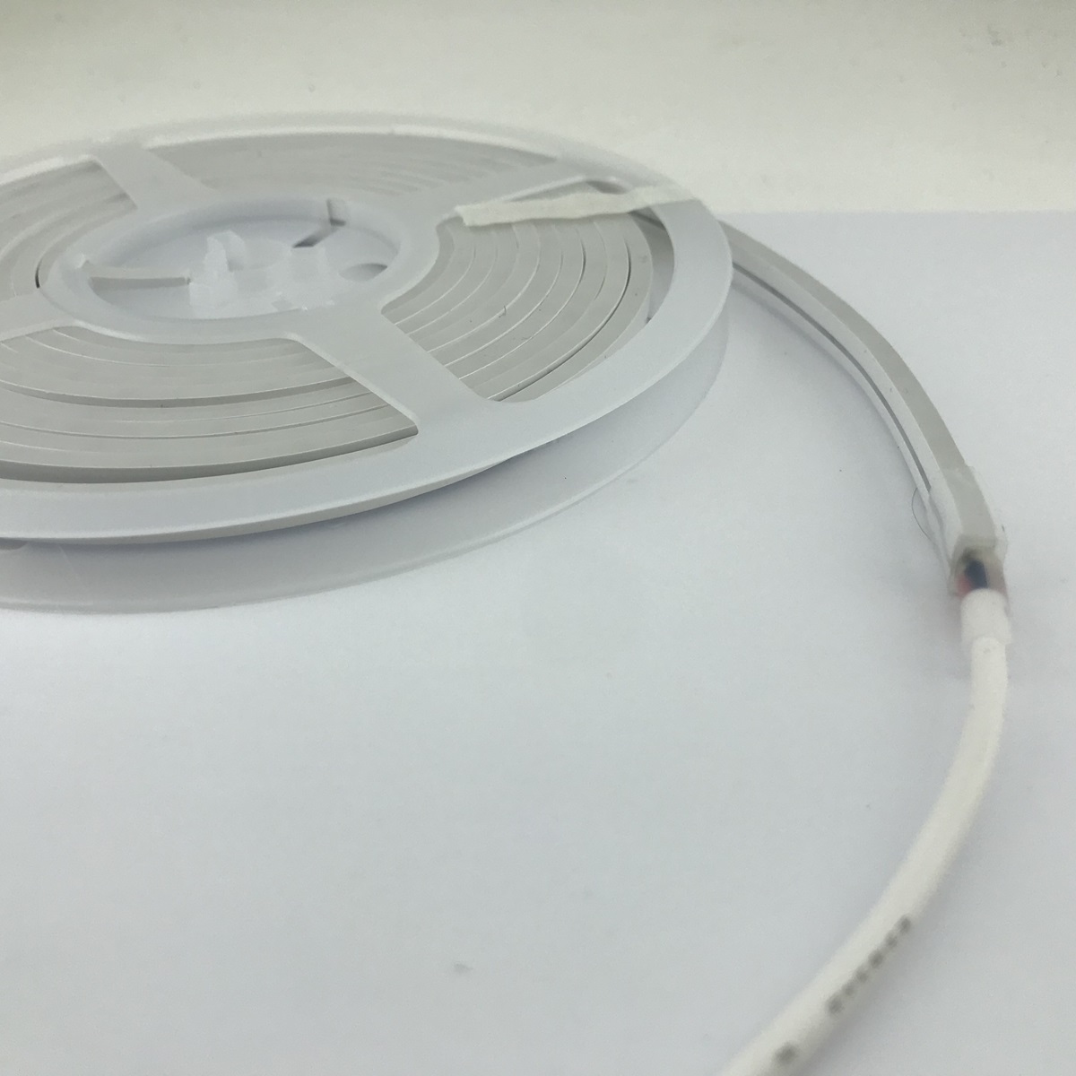 IMG_4464 LED Strip NEON12V / 5m – Bild 1